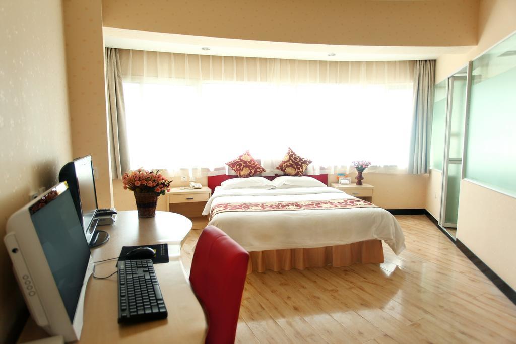 Super 8 Hotel Chengde Imperial Summer Resort Room photo