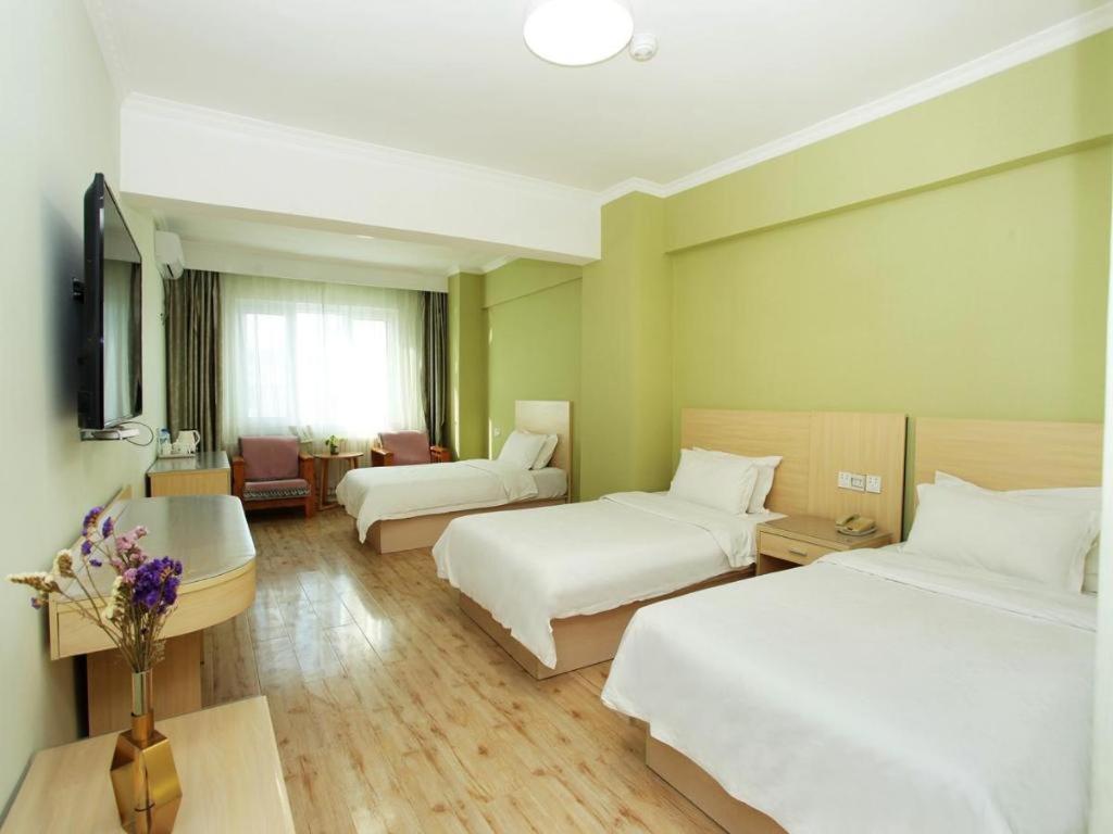 Super 8 Hotel Chengde Imperial Summer Resort Exterior photo