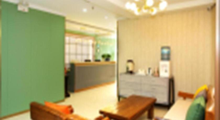 Super 8 Hotel Chengde Imperial Summer Resort Exterior photo